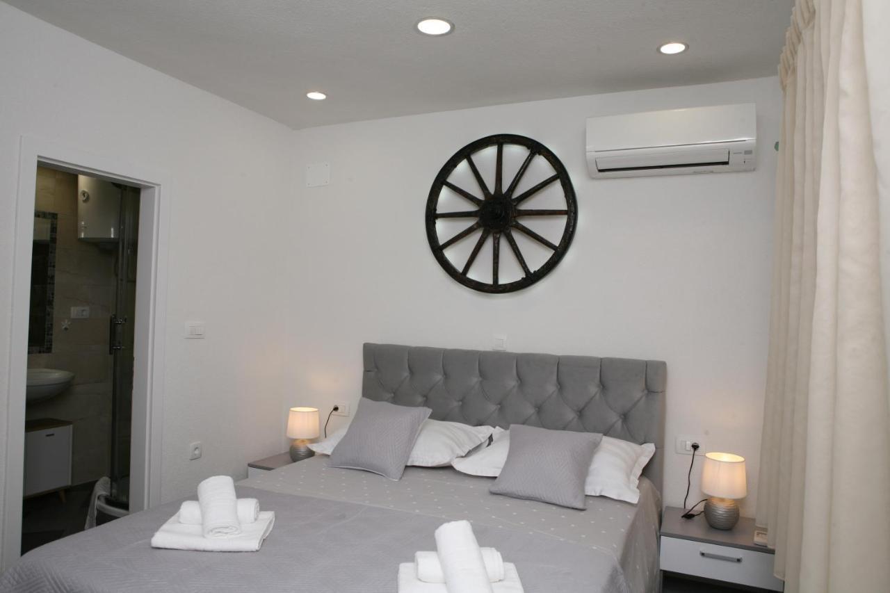 Apartments Old Town Trogir Bagian luar foto