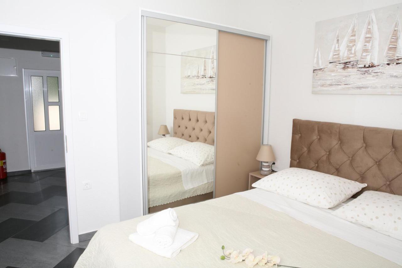 Apartments Old Town Trogir Bagian luar foto