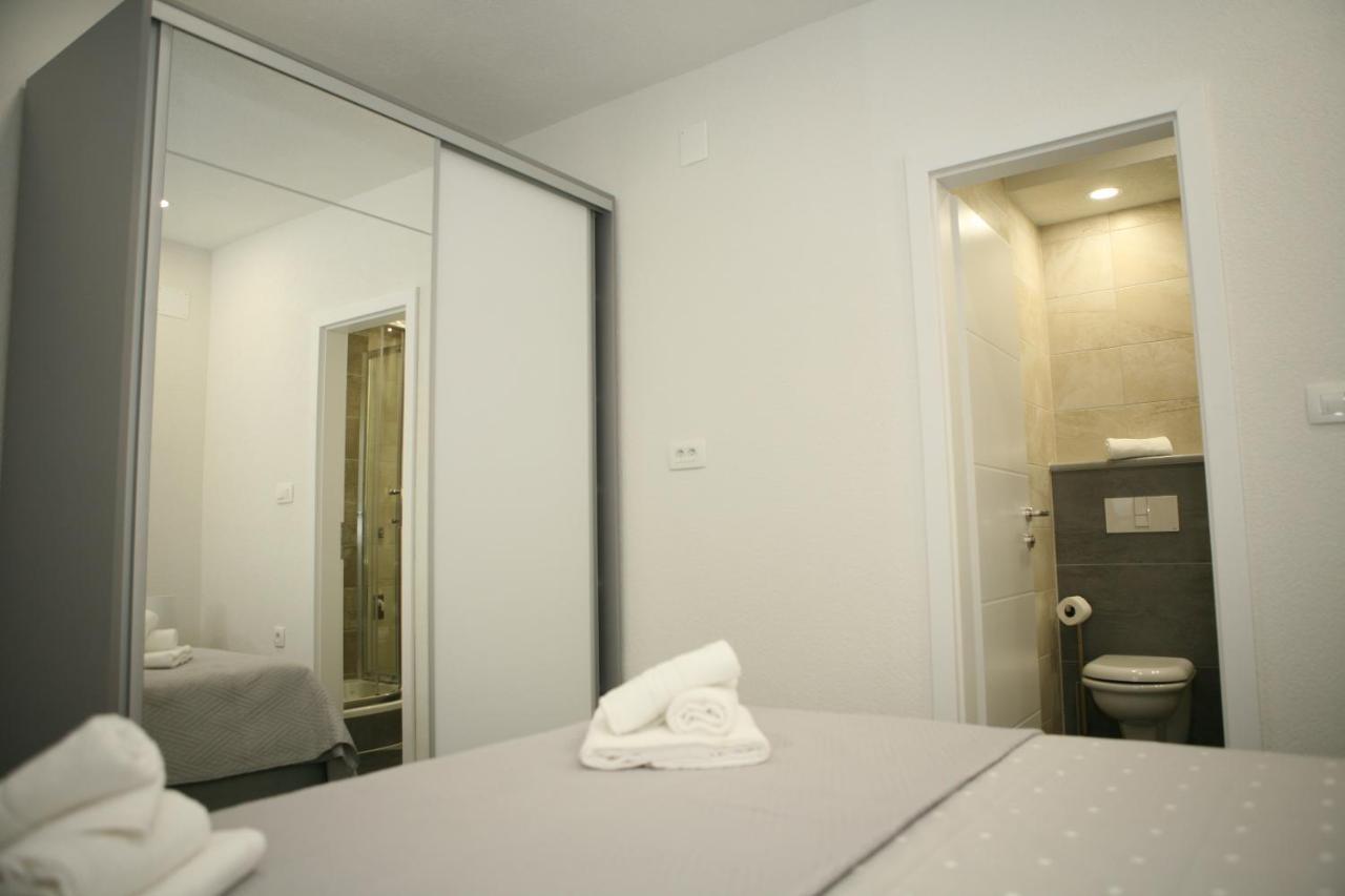 Apartments Old Town Trogir Bagian luar foto
